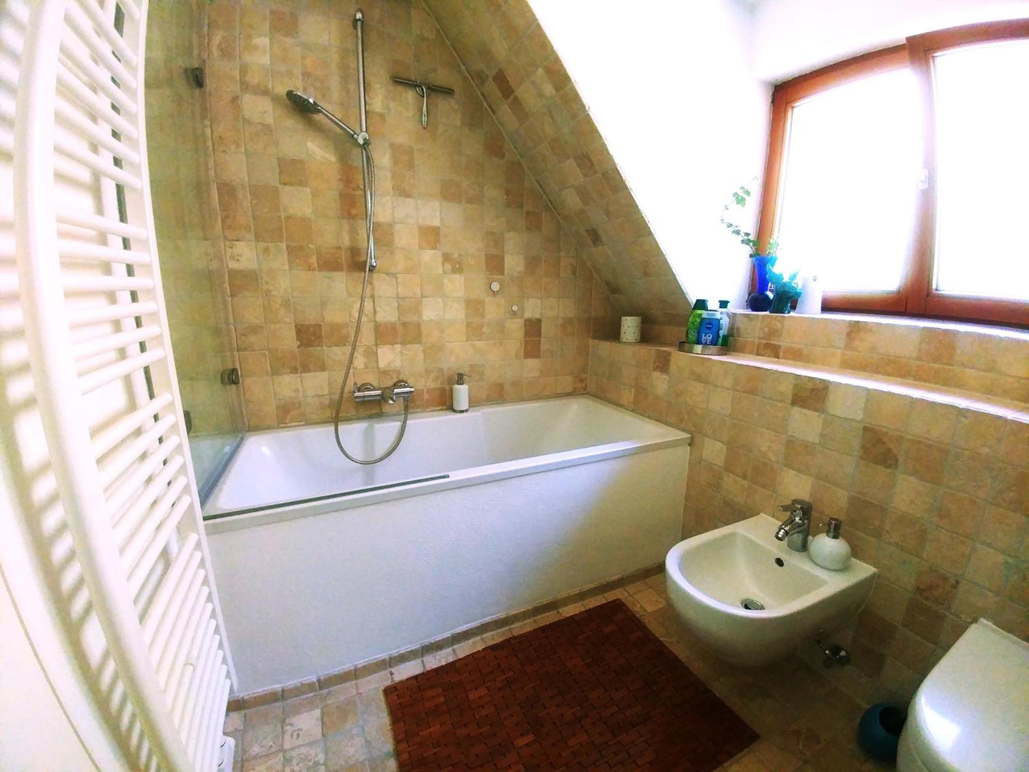 Mediterran-Skandinavisch - Outdoorwhirlpool Ganzjaehrig Burgthann エクステリア 写真